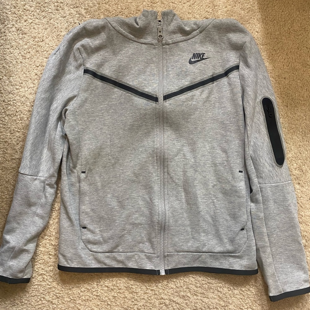 Nike Tech Grey
